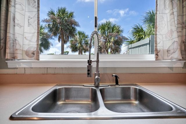 111 Palmetto Boulevard, Edisto Beach, SC 29438