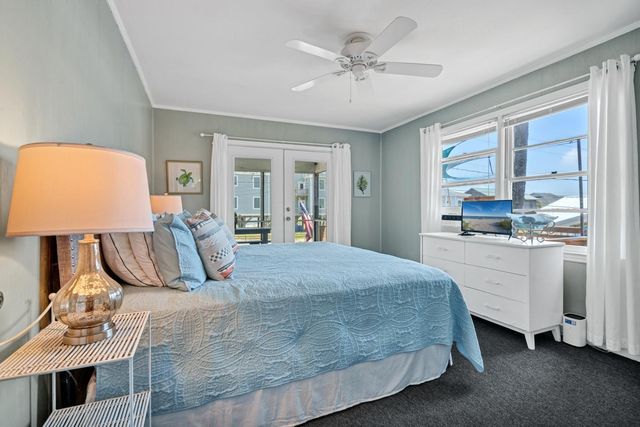 111 Palmetto Boulevard, Edisto Beach, SC 29438