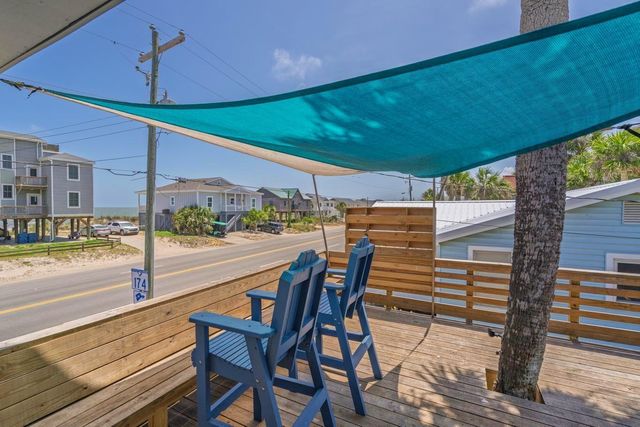 111 Palmetto Boulevard, Edisto Beach, SC 29438