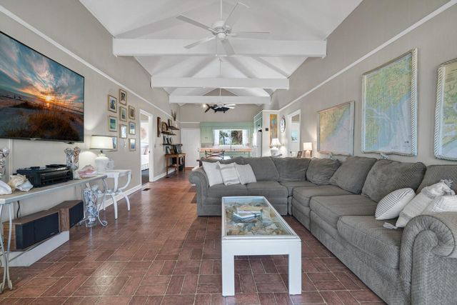 111 Palmetto Boulevard, Edisto Beach, SC 29438