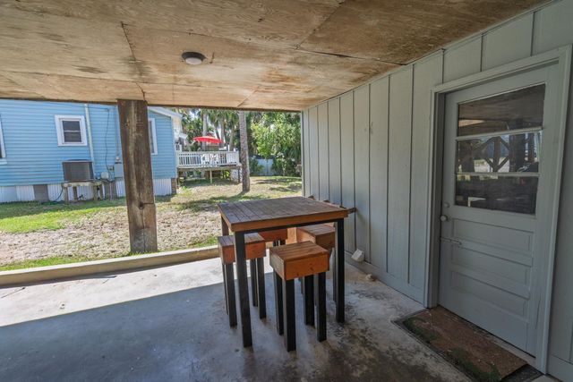 111 Palmetto Boulevard, Edisto Beach, SC 29438
