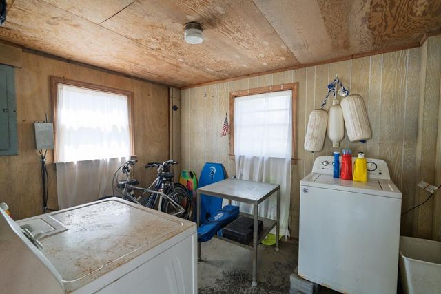 111 Palmetto Boulevard, Edisto Beach, SC 29438