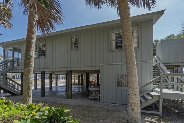 111 Palmetto Boulevard, Edisto Beach, SC 29438