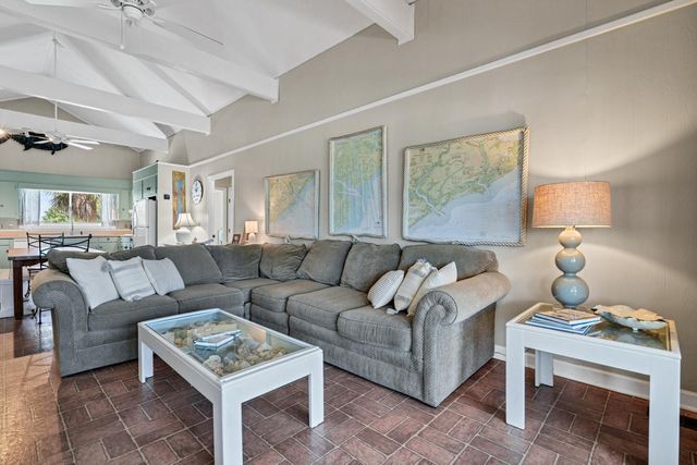 111 Palmetto Boulevard, Edisto Beach, SC 29438