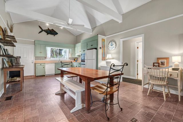111 Palmetto Boulevard, Edisto Beach, SC 29438