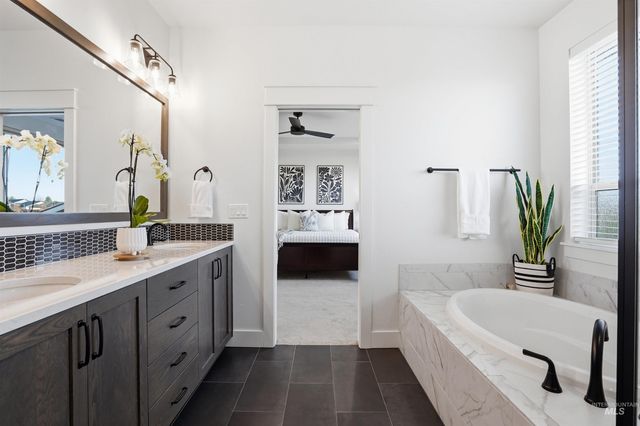 11728 W Ballad Ct, Kuna, ID 83634