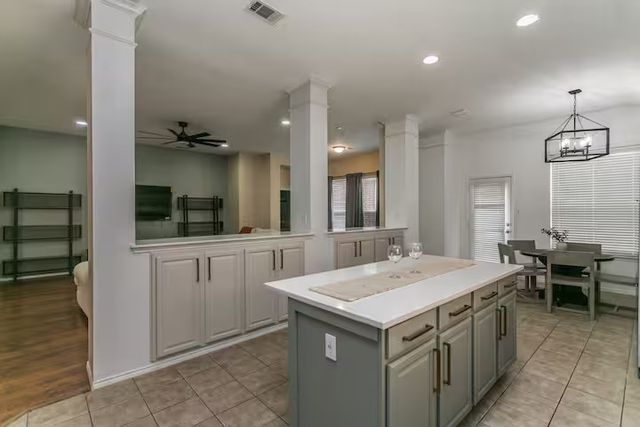 2615 Fox Creek Trail, Arlington, TX 76017