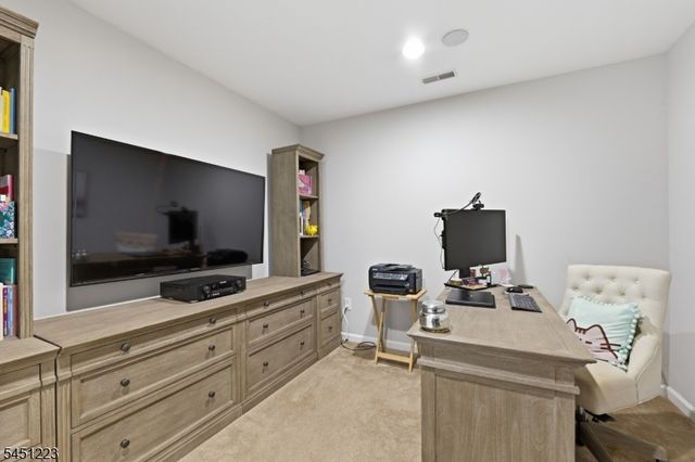 51 Oak Leaf Ln, Tinton Falls Boro, NJ 07712