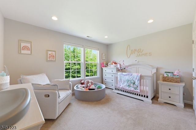 51 Oak Leaf Ln, Tinton Falls Boro, NJ 07712