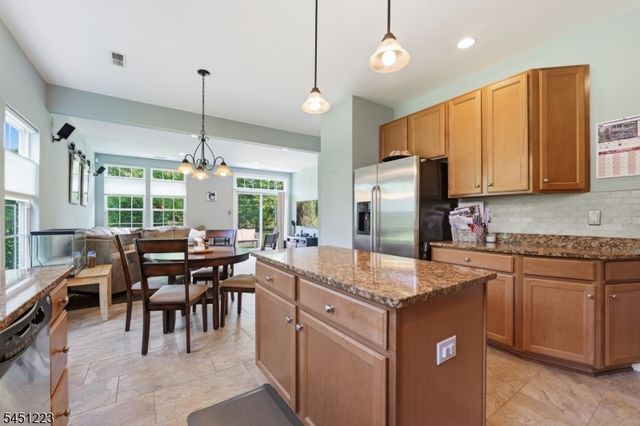 51 Oak Leaf Ln, Tinton Falls Boro, NJ 07712
