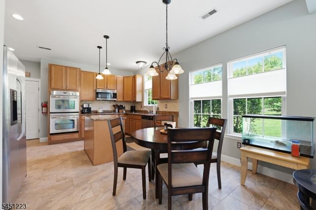 51 Oak Leaf Ln, Tinton Falls Boro, NJ 07712