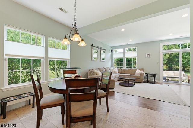 51 Oak Leaf Ln, Tinton Falls Boro, NJ 07712