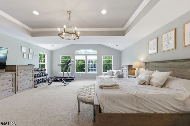 51 Oak Leaf Ln, Tinton Falls Boro, NJ 07712