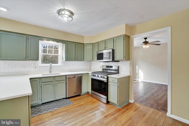 3 HARRISON RD, New Freedom, PA 17349