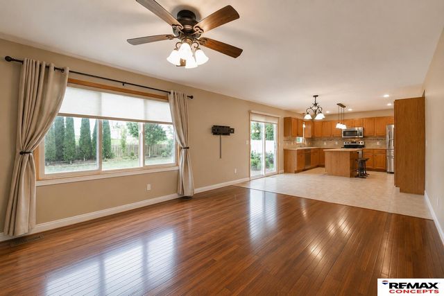 7414 S 48th Street, Lincoln, NE 68516