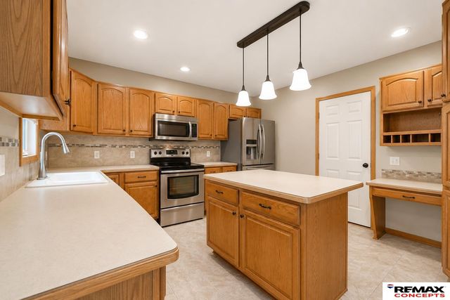 7414 S 48th Street, Lincoln, NE 68516