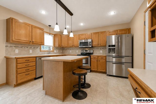 7414 S 48th Street, Lincoln, NE 68516
