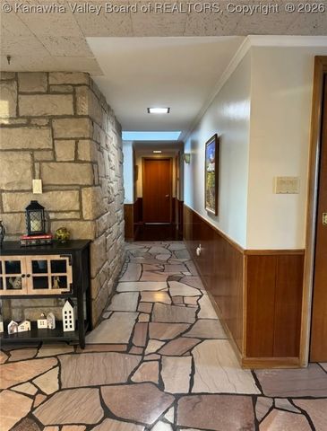 2307 Fairfax Road, South Charleston, WV 25303