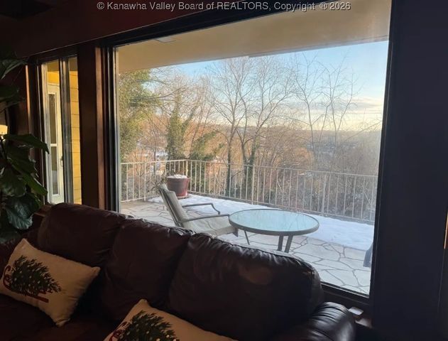 2307 Fairfax Road, South Charleston, WV 25303