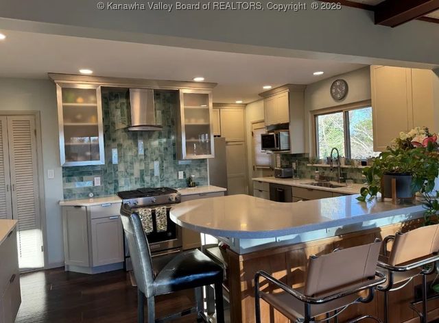 2307 Fairfax Road, South Charleston, WV 25303