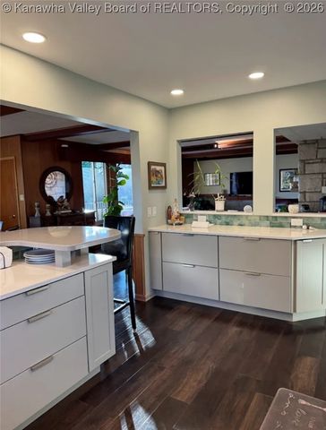 2307 Fairfax Road, South Charleston, WV 25303