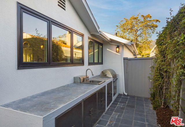 31 Cedar Lane, Santa Barbara, CA 93108