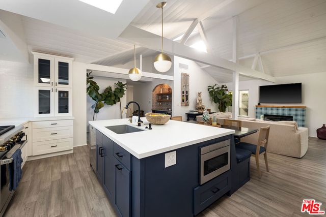 31 Cedar Lane, Santa Barbara, CA 93108