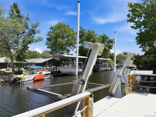 5198 S RIVERVIEW CIRCLE, Homosassa, FL 34448