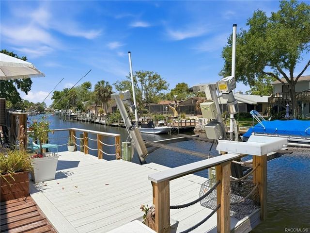 5198 S RIVERVIEW CIRCLE, Homosassa, FL 34448