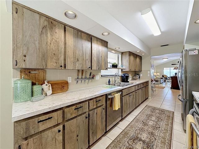 5198 S RIVERVIEW CIRCLE, Homosassa, FL 34448