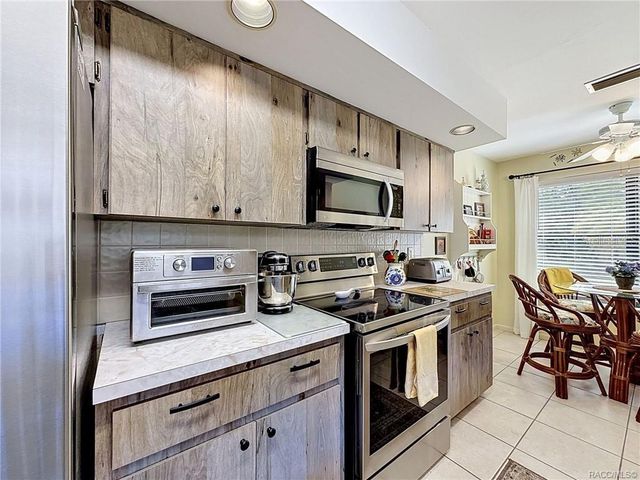 5198 S RIVERVIEW CIRCLE, Homosassa, FL 34448