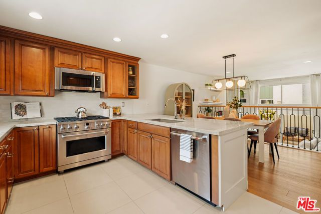4914 Mcconnell Avenue, Los Angeles, CA 90066