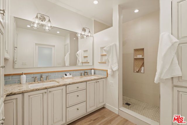 4914 Mcconnell Avenue, Los Angeles, CA 90066