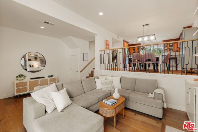 4914 Mcconnell Avenue, Los Angeles, CA 90066