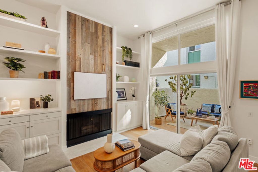 4914 Mcconnell Avenue, Los Angeles, CA 90066