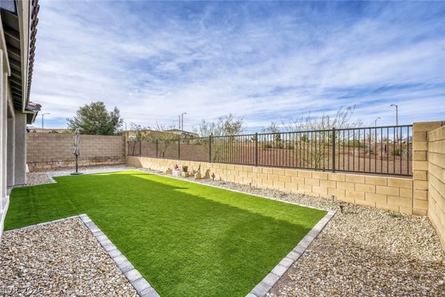 10594 Skye Arroyo Avenue, Las Vegas, NV 89166