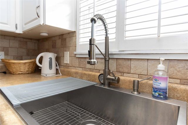 815 FLORIDA AVENUE, Palm Harbor, FL 34683