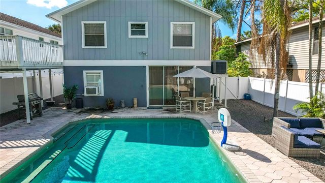 815 FLORIDA AVENUE, Palm Harbor, FL 34683