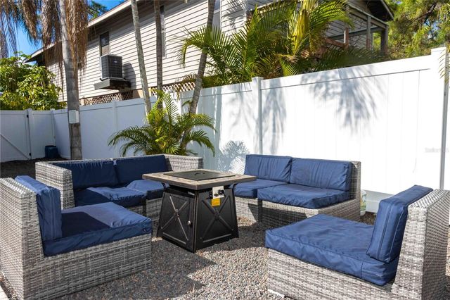 815 FLORIDA AVENUE, Palm Harbor, FL 34683