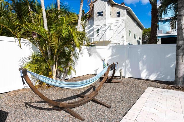 815 FLORIDA AVENUE, Palm Harbor, FL 34683