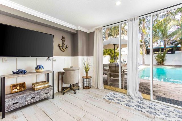 815 FLORIDA AVENUE, Palm Harbor, FL 34683