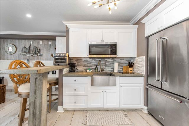 815 FLORIDA AVENUE, Palm Harbor, FL 34683