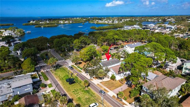 815 FLORIDA AVENUE, Palm Harbor, FL 34683