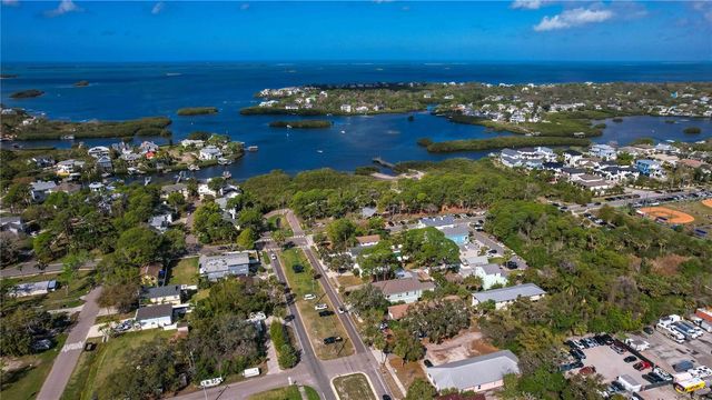 815 FLORIDA AVENUE, Palm Harbor, FL 34683