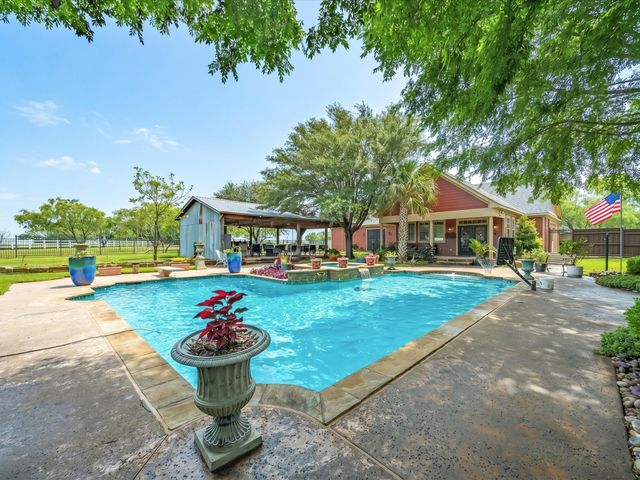 210 Martinek, Palmer, TX 75152