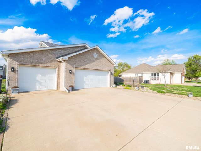 1404 HARDT Court, Pekin, IL 61554