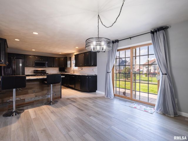 1404 HARDT Court, Pekin, IL 61554