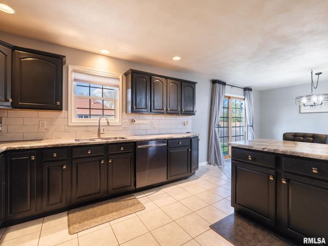 1404 HARDT Court, Pekin, IL 61554