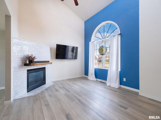 1404 HARDT Court, Pekin, IL 61554