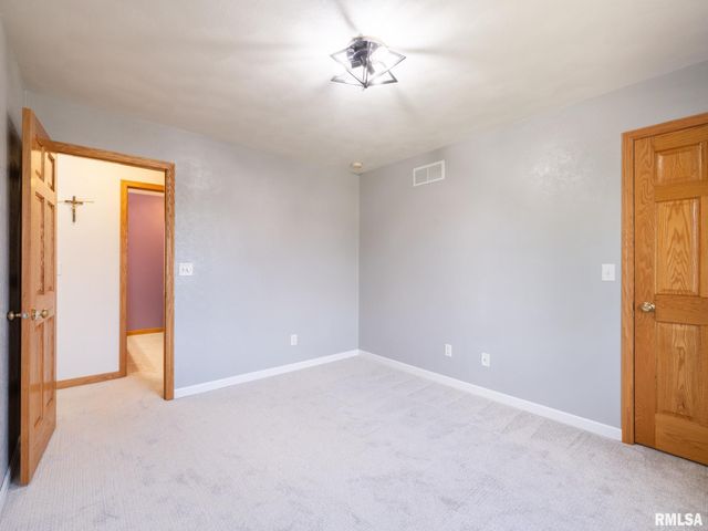 1404 HARDT Court, Pekin, IL 61554
